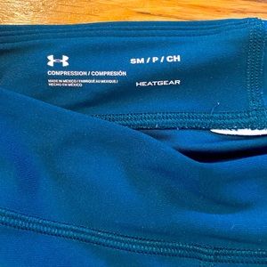 Under Armour cropped compression leggings